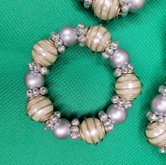 Set of 5 unbranded  super cute dining napkin rings. - Picture 3 of 7